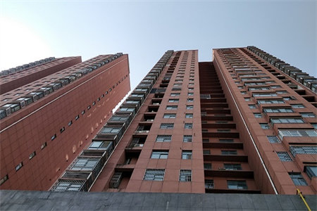 学区精装未住套三新楼房带车库便宜出售3室2厅1卫126㎡